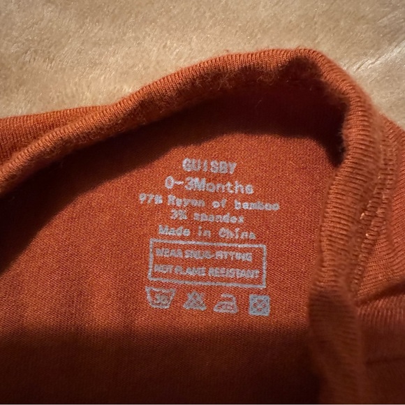 GUISBY Footies Ruffle Sleepers 0-3 - Picture 3 of 9